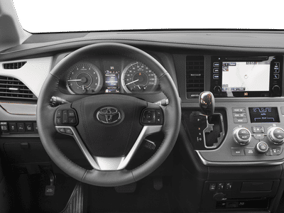 2017 Toyota Sienna — detail view