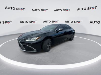 2023 Lexus ES — interior view
