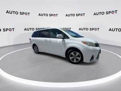 2020 Toyota Sienna — side profile view