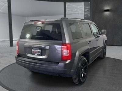 2017 Jeep Patriot — interior view