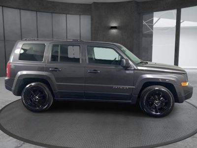 2017 Jeep Patriot — detail view