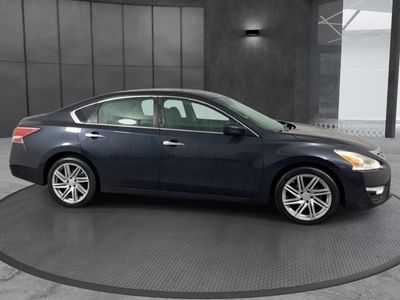 2015 Nissan Altima — interior view