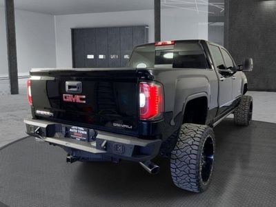 2017 GMC Sierra 1500 — interior view
