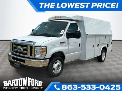 2025 Ford E-350SD KNAPHEIDE KUV129D20L Cutaway in Oxford White — front three-quarter view