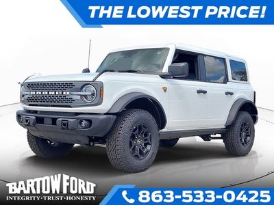2026 Ford Bronco Badlands in Oxford White — front three-quarter view