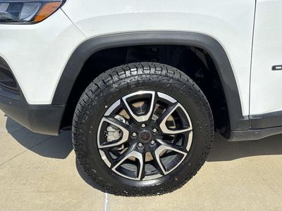 2025 Jeep Compass — detail view