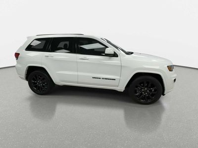 2021 Jeep Grand Cherokee — side profile view