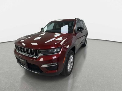 2022 Jeep Grand Cherokee — interior view