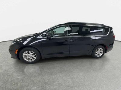 2022 Chrysler Pacifica — detail view