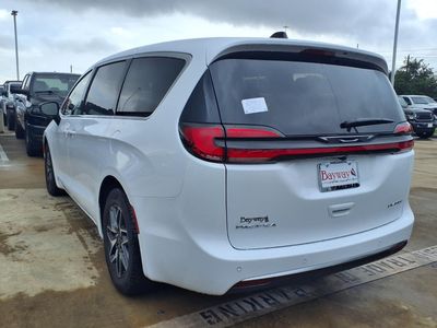 2027 Chrysler Pacifica — detail view