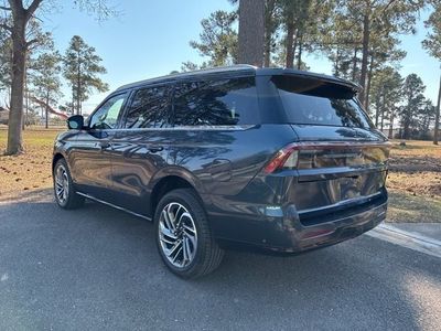 2025 Lincoln Navigator — detail view