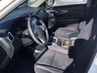 2016 Nissan Rogue — interior view