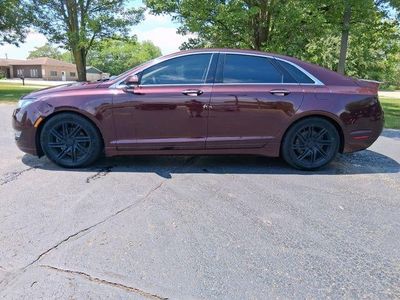 2013 Lincoln MKZ — side profile view