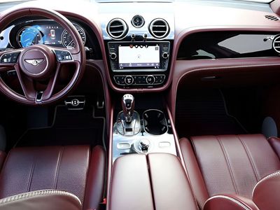 2020 Bentley Bentayga — interior view