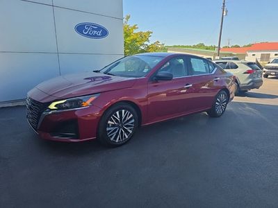 2025 Nissan Altima — side profile view