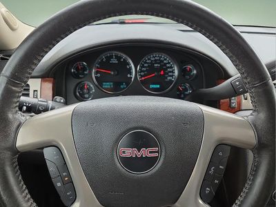 2014 GMC Yukon — interior view