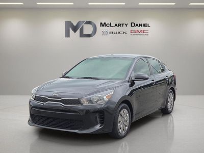 2019 Kia Rio — rear three-quarter view
