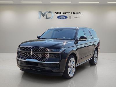 2025 Lincoln Navigator — side profile view