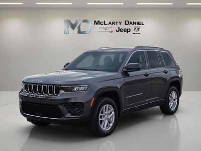 2026 Jeep Grand Cherokee — side profile view