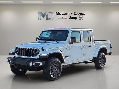 2026 Jeep Gladiator — side profile view