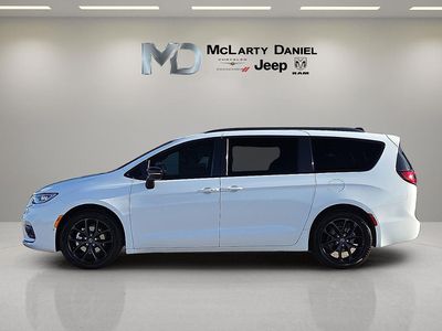 2026 Chrysler Pacifica — rear three-quarter view