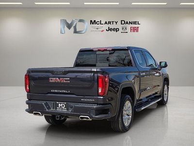 2025 GMC Sierra 1500 — detail view