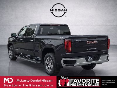 2022 GMC Sierra 1500 — interior view