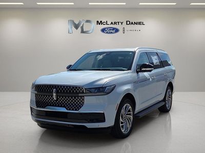 2026 Lincoln Navigator — side profile view