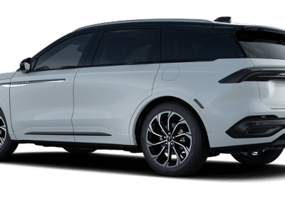 2026 Lincoln Nautilus — side profile view