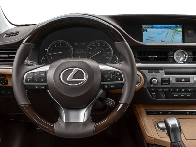 2016 Lexus ES 350 — interior view