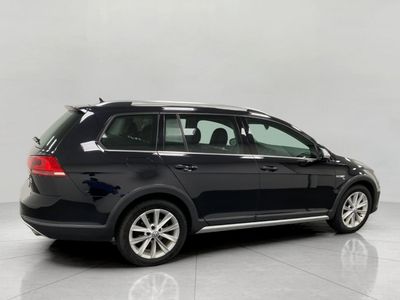 2017 Volkswagen Golf Alltrack — side profile view