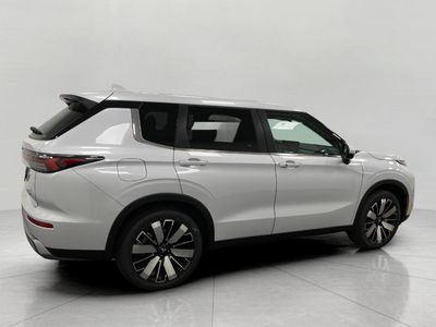 2026 Mitsubishi Outlander — side profile view