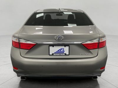 2015 Lexus ES 350 — interior view