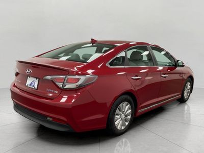 2016 Hyundai Sonata Hybrid — rear three-quarter view