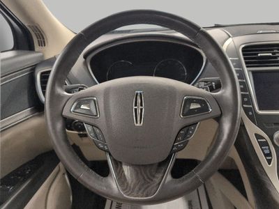 2017 Lincoln MKX — detail view
