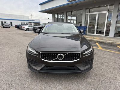 2025 Volvo V60 Cross Country — side profile view