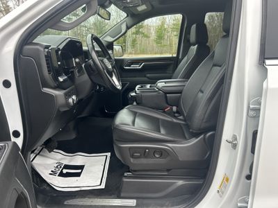 2025 GMC Sierra 1500 — interior view