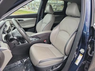 2023 INFINITI QX50 — interior view