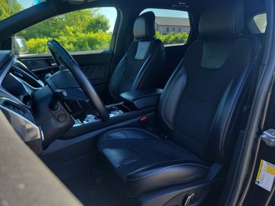 2019 Ford Edge — interior view