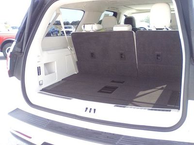 2021 Lincoln Navigator L — detail view