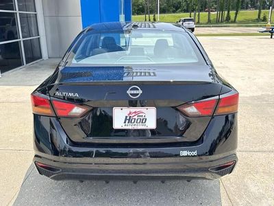 2025 Nissan Altima — detail view