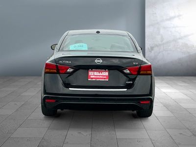 2023 Nissan Altima — detail view
