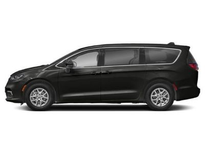 2023 Chrysler Pacifica — side profile view