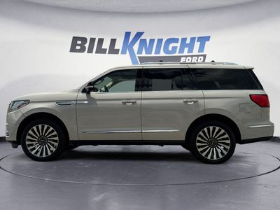 2021 Lincoln Navigator — side profile view