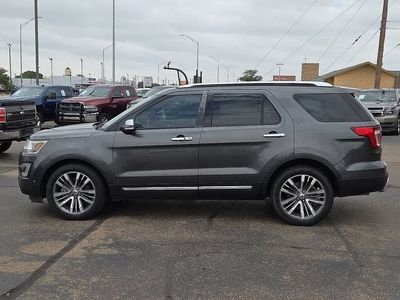 2017 Ford Explorer — side profile view