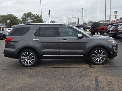 2017 Ford Explorer — detail view