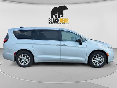 2024 Chrysler Pacifica — side profile view