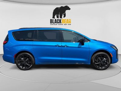 2027 Chrysler Pacifica — side profile view