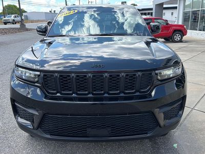 2024 Jeep Grand Cherokee — side profile view