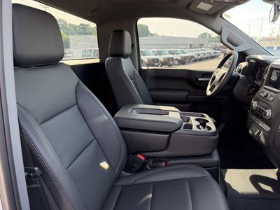 2025 GMC Sierra 1500 — detail view